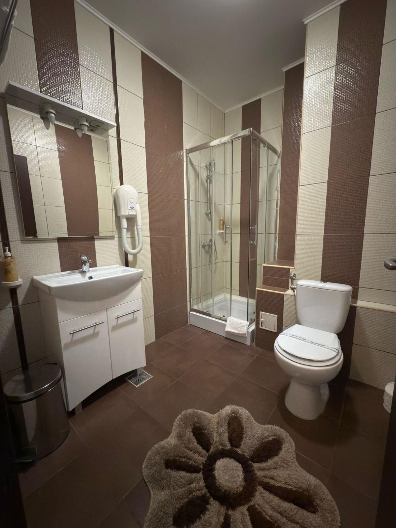 Hotel Miky Arad Bagian luar foto