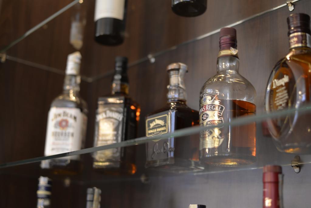Hotel Miky Arad Bagian luar foto