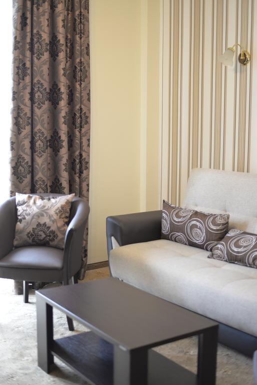 Hotel Miky Arad Ruang foto