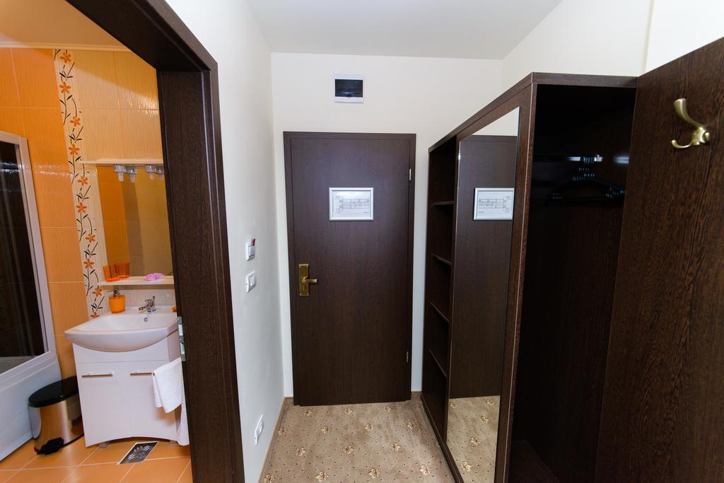 Hotel Miky Arad Ruang foto